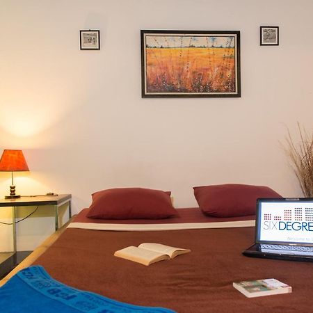 Six Degrees Hostel Τζακάρτα Εξωτερικό φωτογραφία