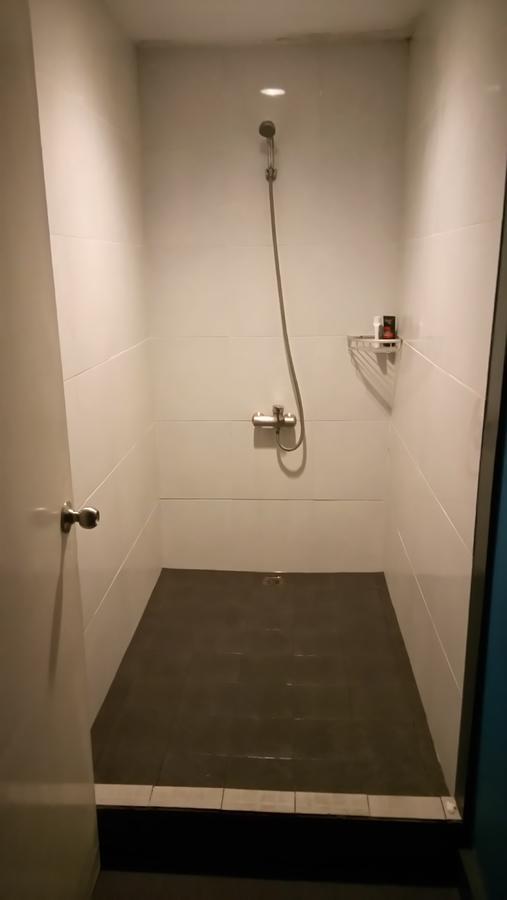 Six Degrees Hostel Τζακάρτα Εξωτερικό φωτογραφία