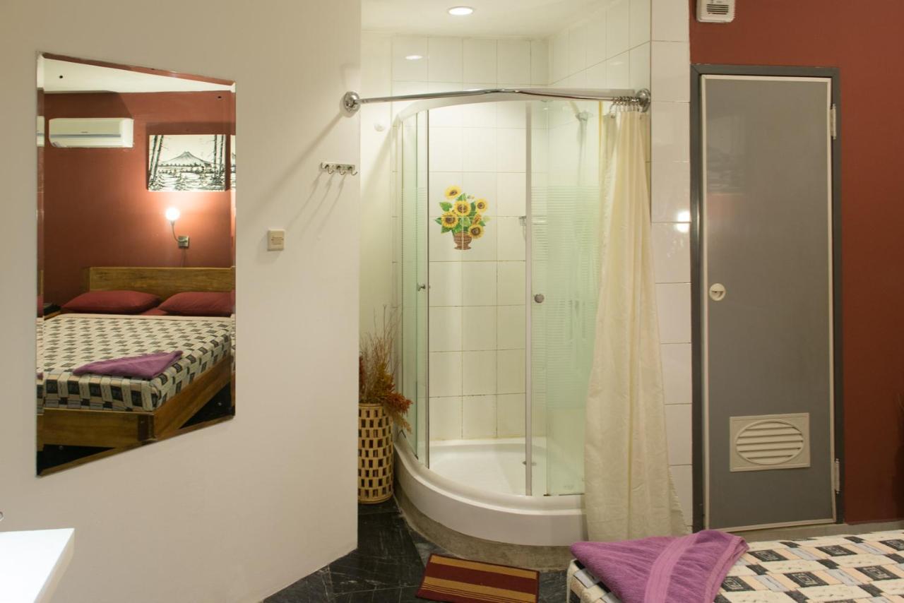 Six Degrees Hostel Τζακάρτα Εξωτερικό φωτογραφία