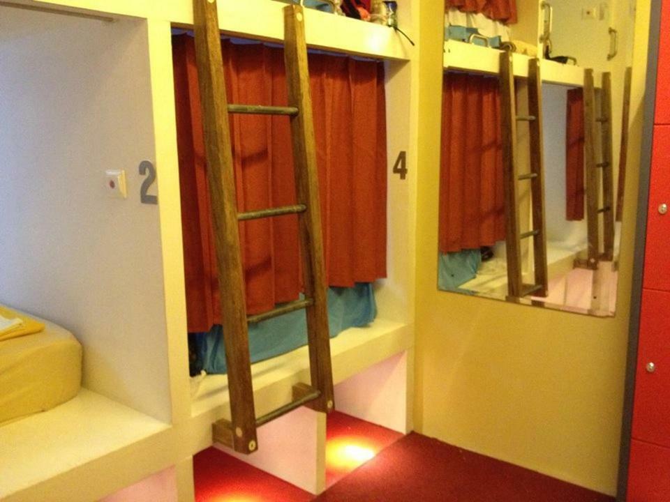 Six Degrees Hostel Τζακάρτα Εξωτερικό φωτογραφία