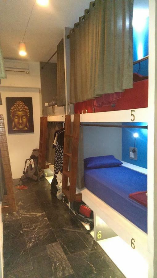 Six Degrees Hostel Τζακάρτα Εξωτερικό φωτογραφία